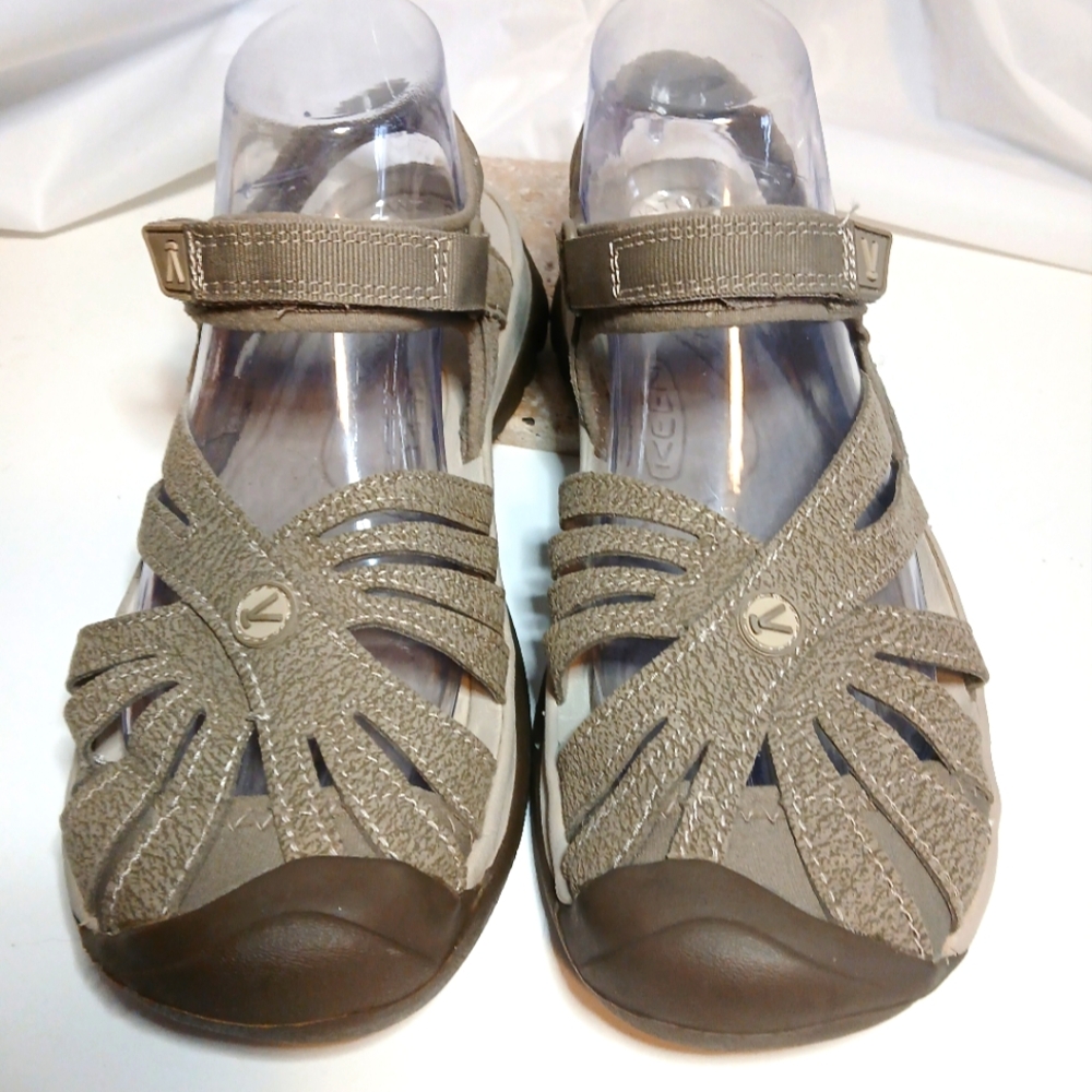 NWOB KEEN "Rose" Contoured Fit Closed Toe Hiking Adventure Sandal Shoes SZ 8.5